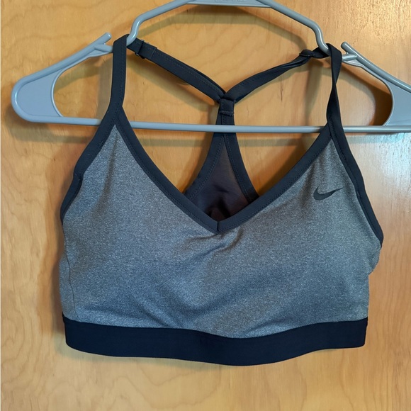 Nike new sports bra - Picture 1 of 3